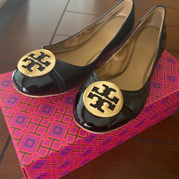 Tory Burch Minnie Logo Medallion - Picture 3 of 7